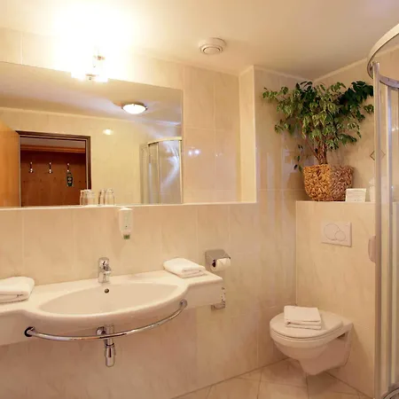 Alpenhof Brixen Бриксен-им-Тале